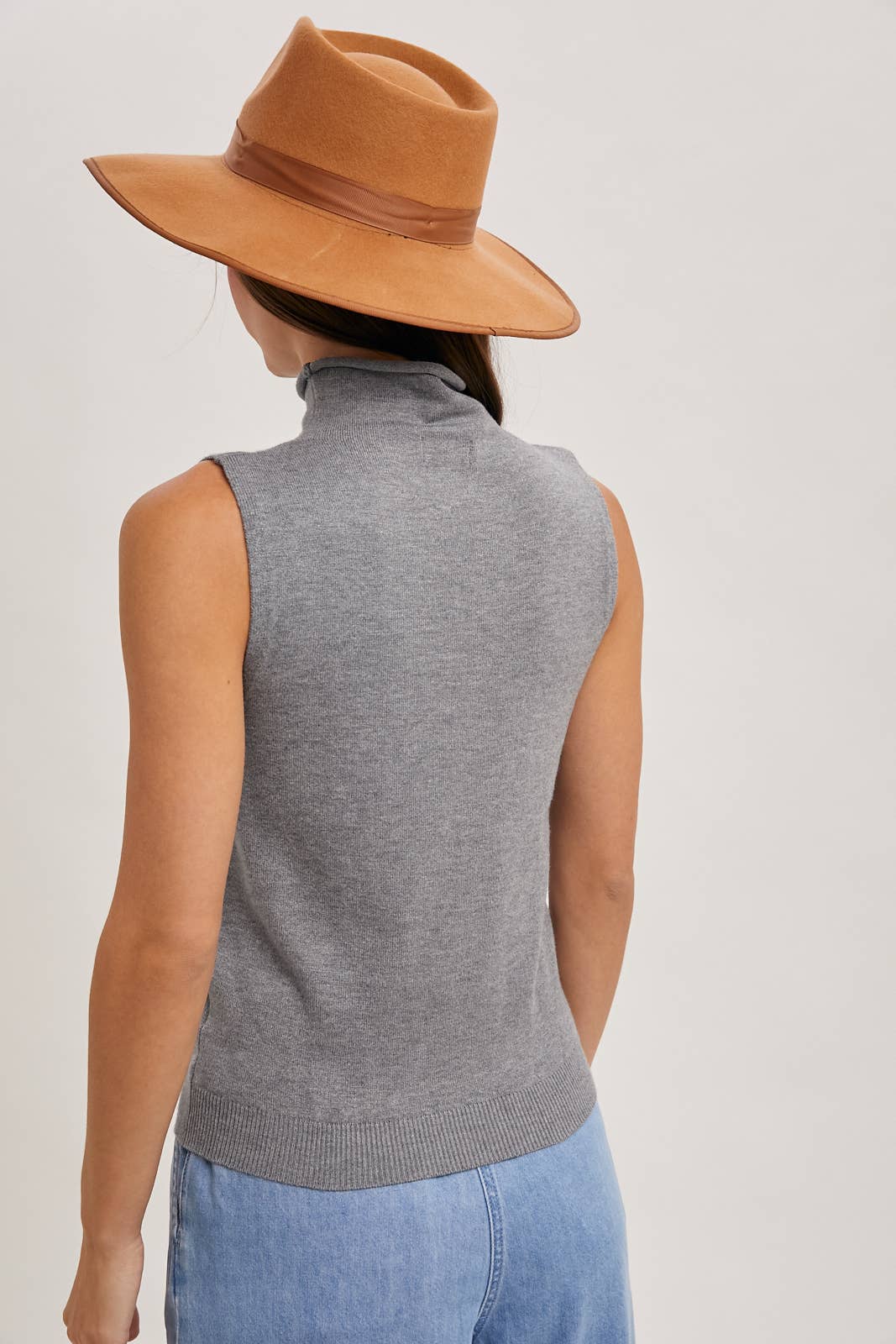 Bluivy - MOCK NECK SLEEVELESS KNIT TOP