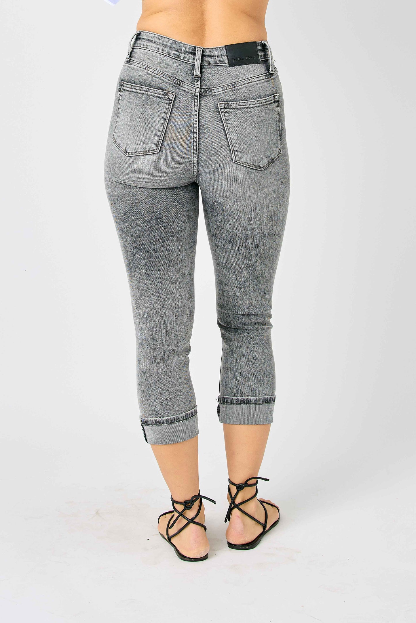 Judy Blue HW Cuffed Button Fly Capri Jean in Gray
