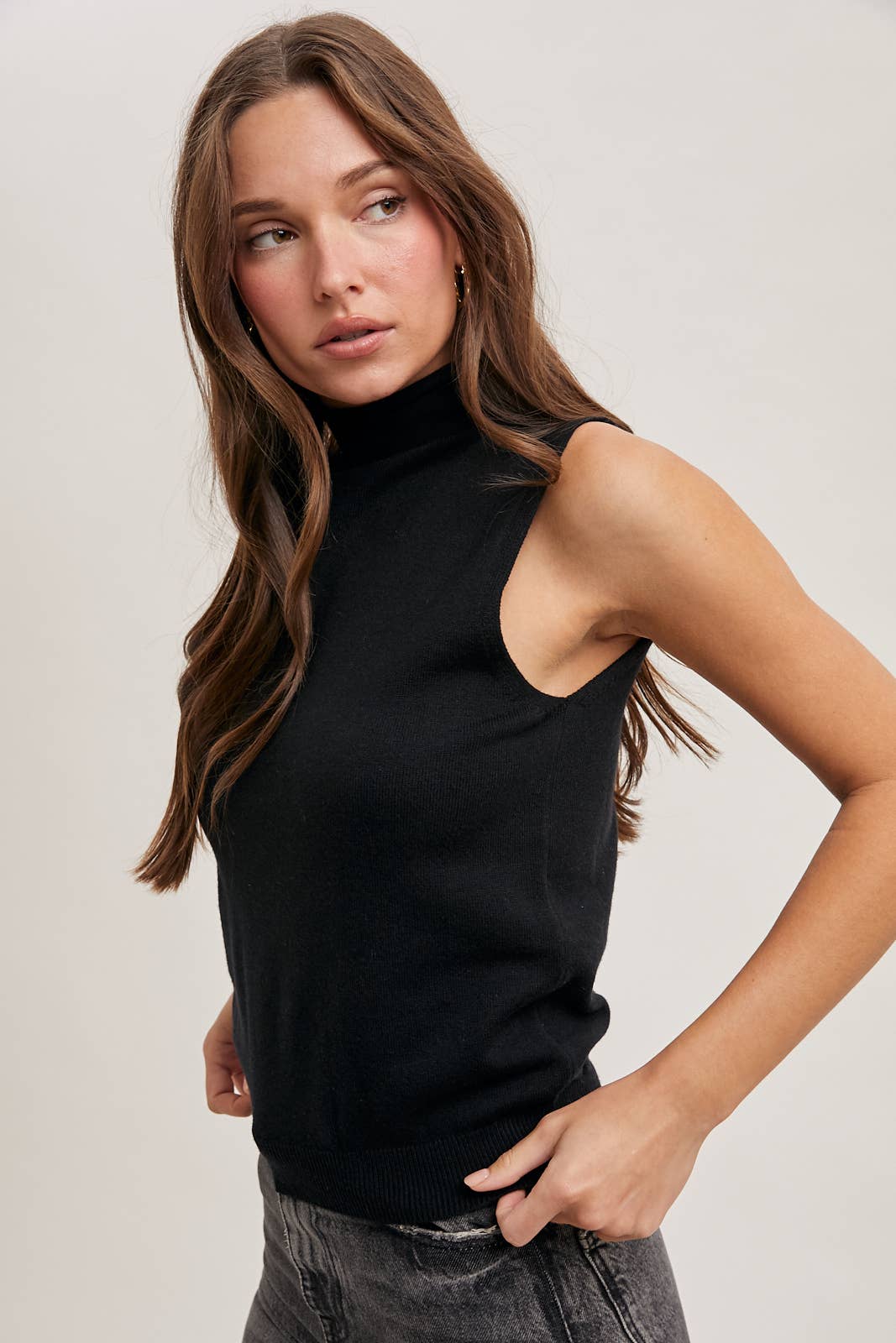 Bluivy - MOCK NECK SLEEVELESS KNIT TOP