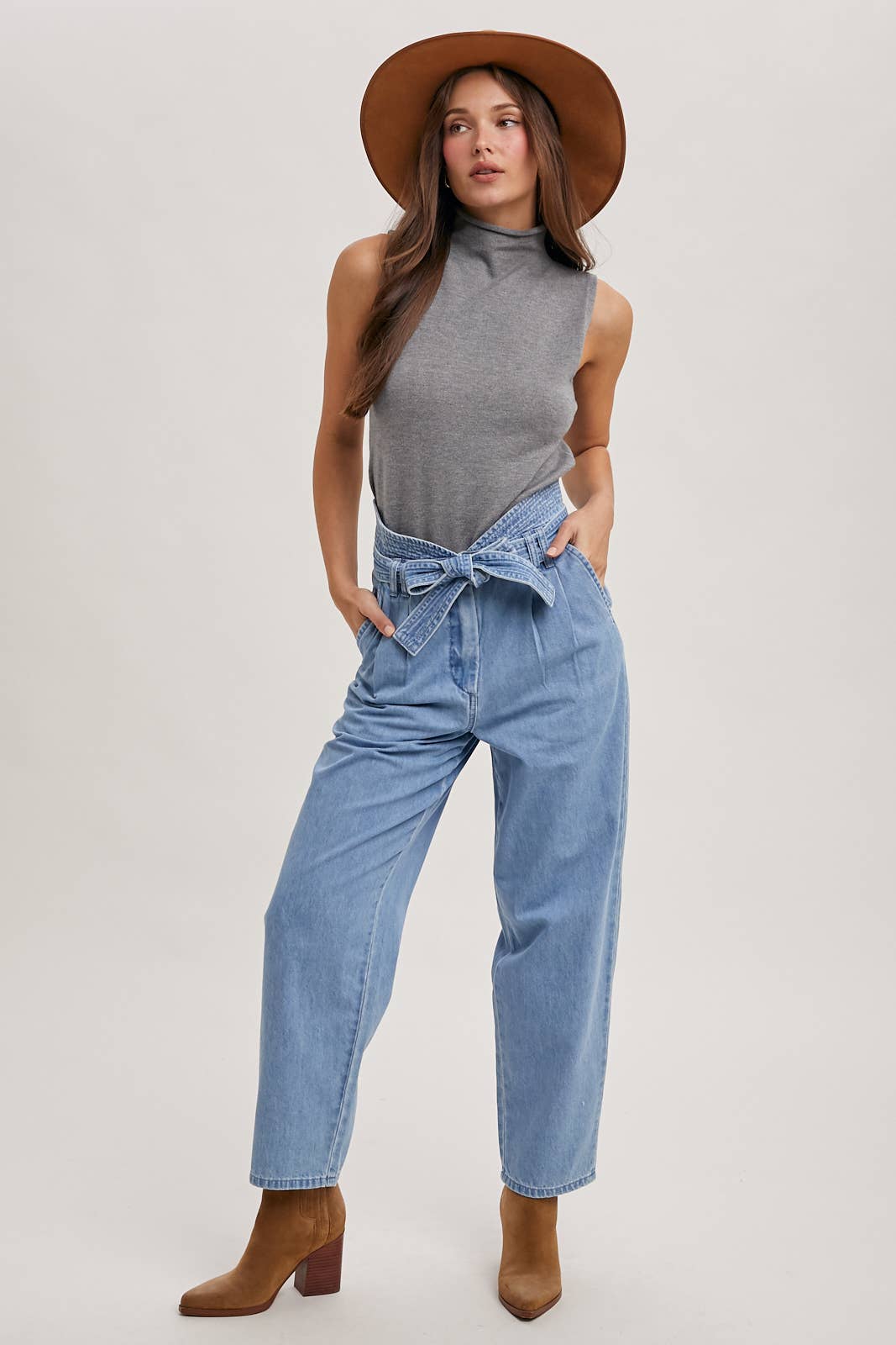 Bluivy - MOCK NECK SLEEVELESS KNIT TOP