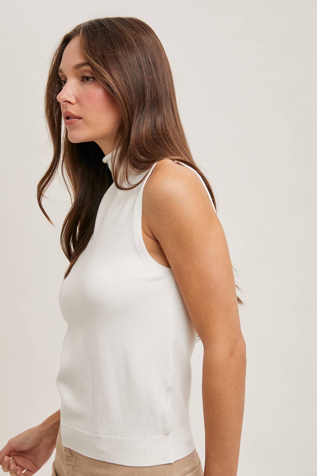 Bluivy - MOCK NECK SLEEVELESS KNIT TOP