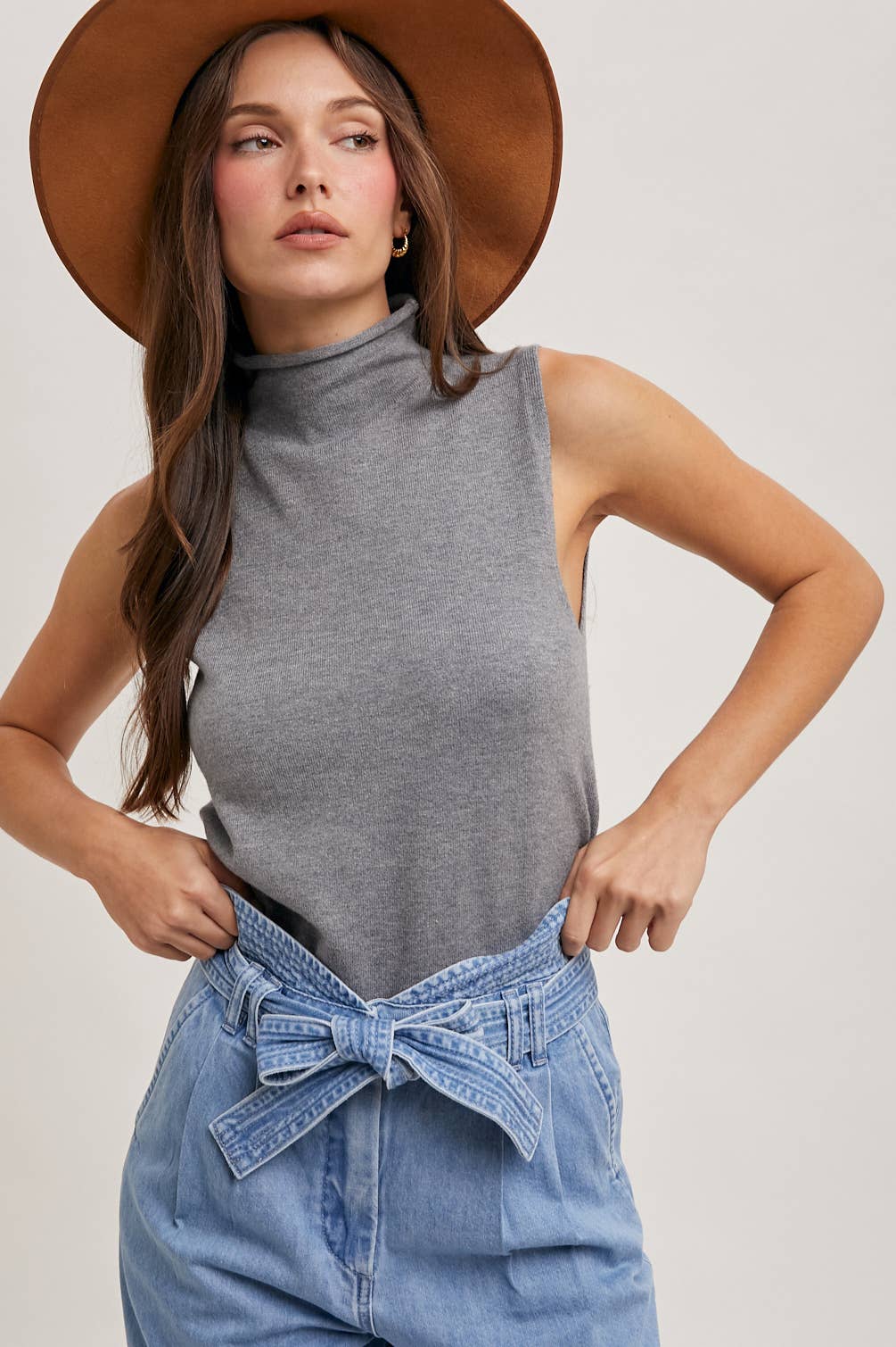 Bluivy - MOCK NECK SLEEVELESS KNIT TOP