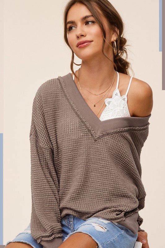 LOOSE FIT V-NECK WAFFLE TEXTURED LONG SLEEVE TOP