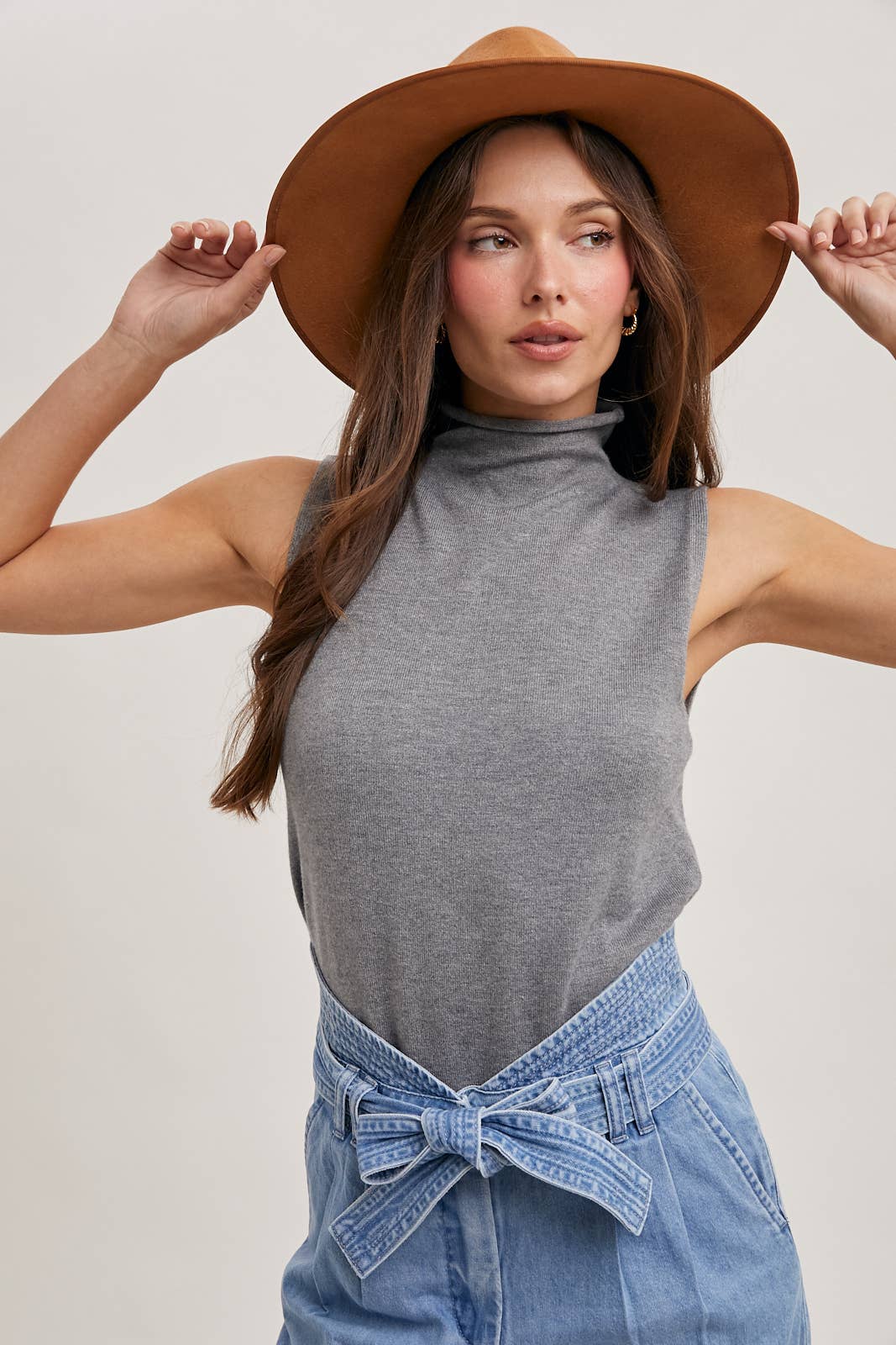 Bluivy - MOCK NECK SLEEVELESS KNIT TOP